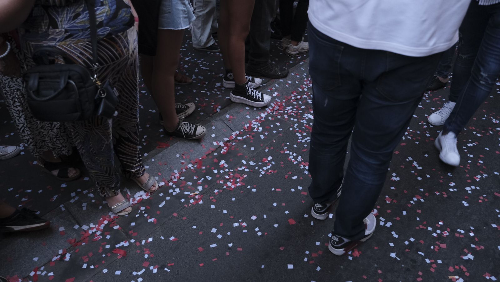 Imágenes de La Magna por las calles de Almería
