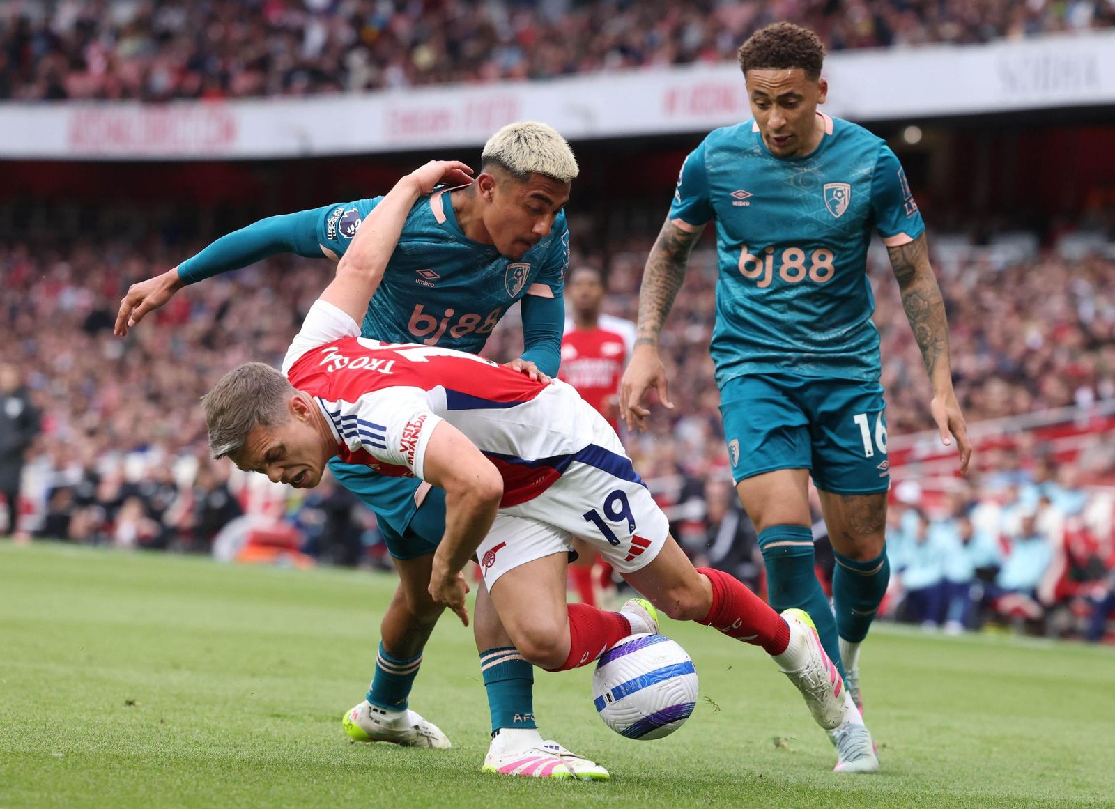 Dean Huijsen marca en el triunfo del Bournemouth en casa del Arsenal