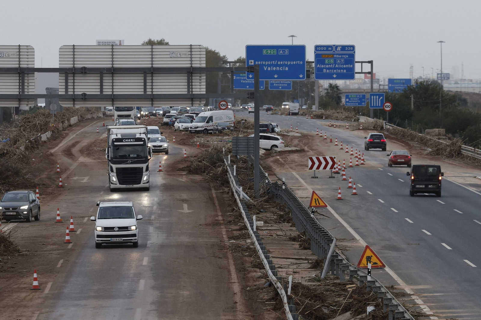 Galería de imágenes: Valencia busca luz en el tunel tras la catástrofe de la Dana