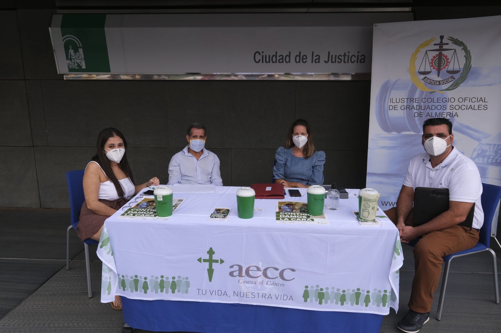 Cuestación de la AECC contra el cáncer en Almería