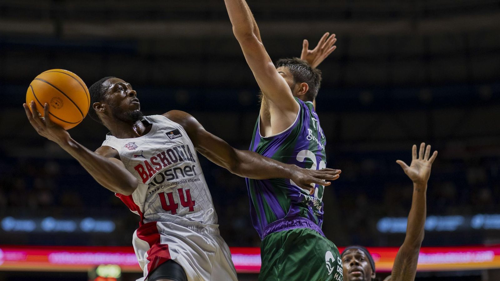 El Unicaja - Baskonia, en fotos