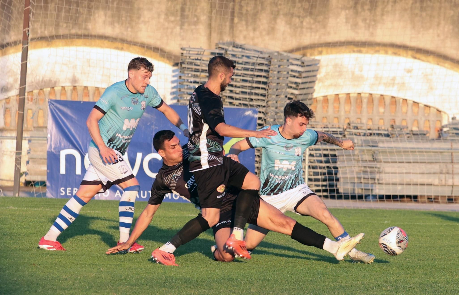Imágenes del parido del Jerez Industrial - Arcos en el Pedro Garrido