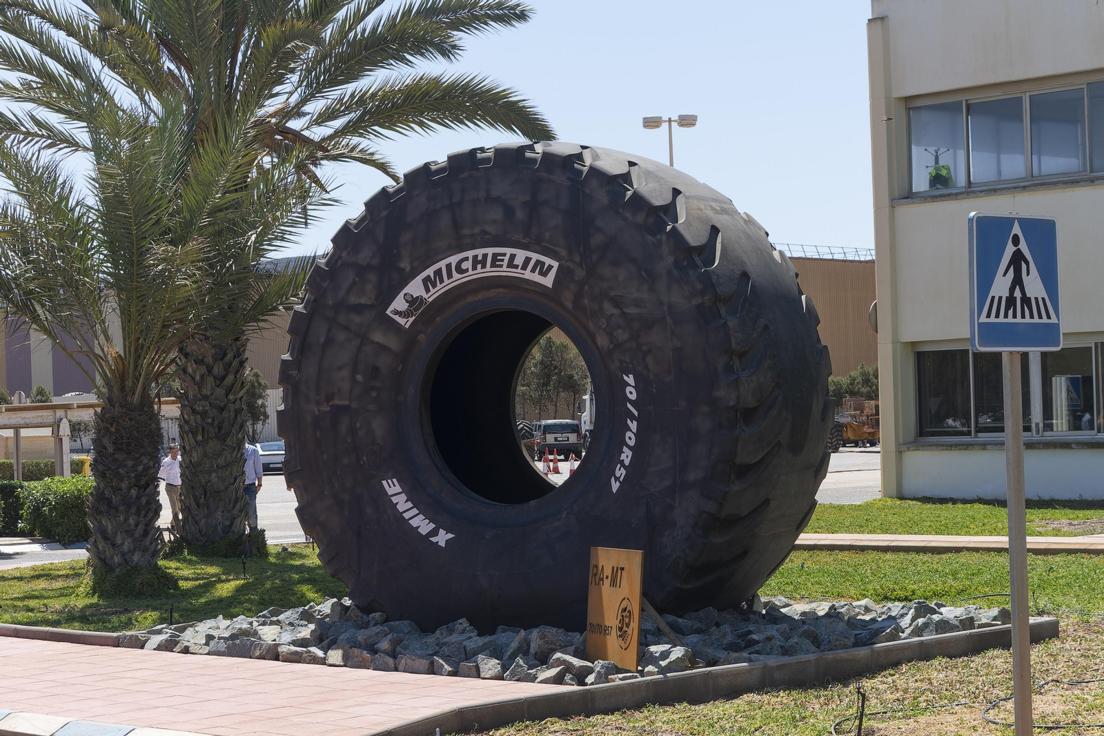 Imágenes de la Jornada de Puertas Abiertas de Michelin Almería.