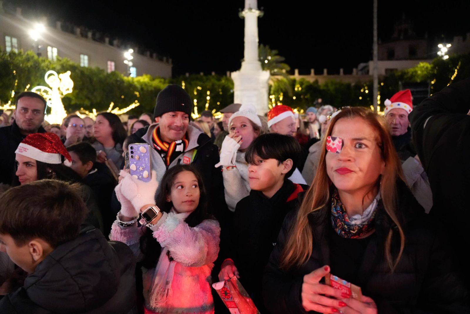 Almería despide con los 12 tomates cherry de la suerte el año 2025