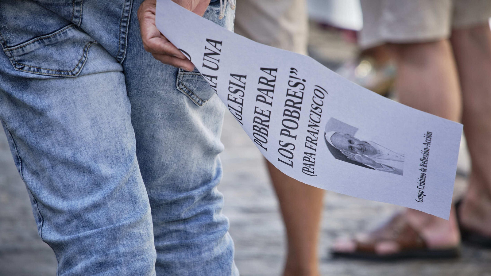 Concentración de apoyo a Rafael Vez, frente a la Catedral.