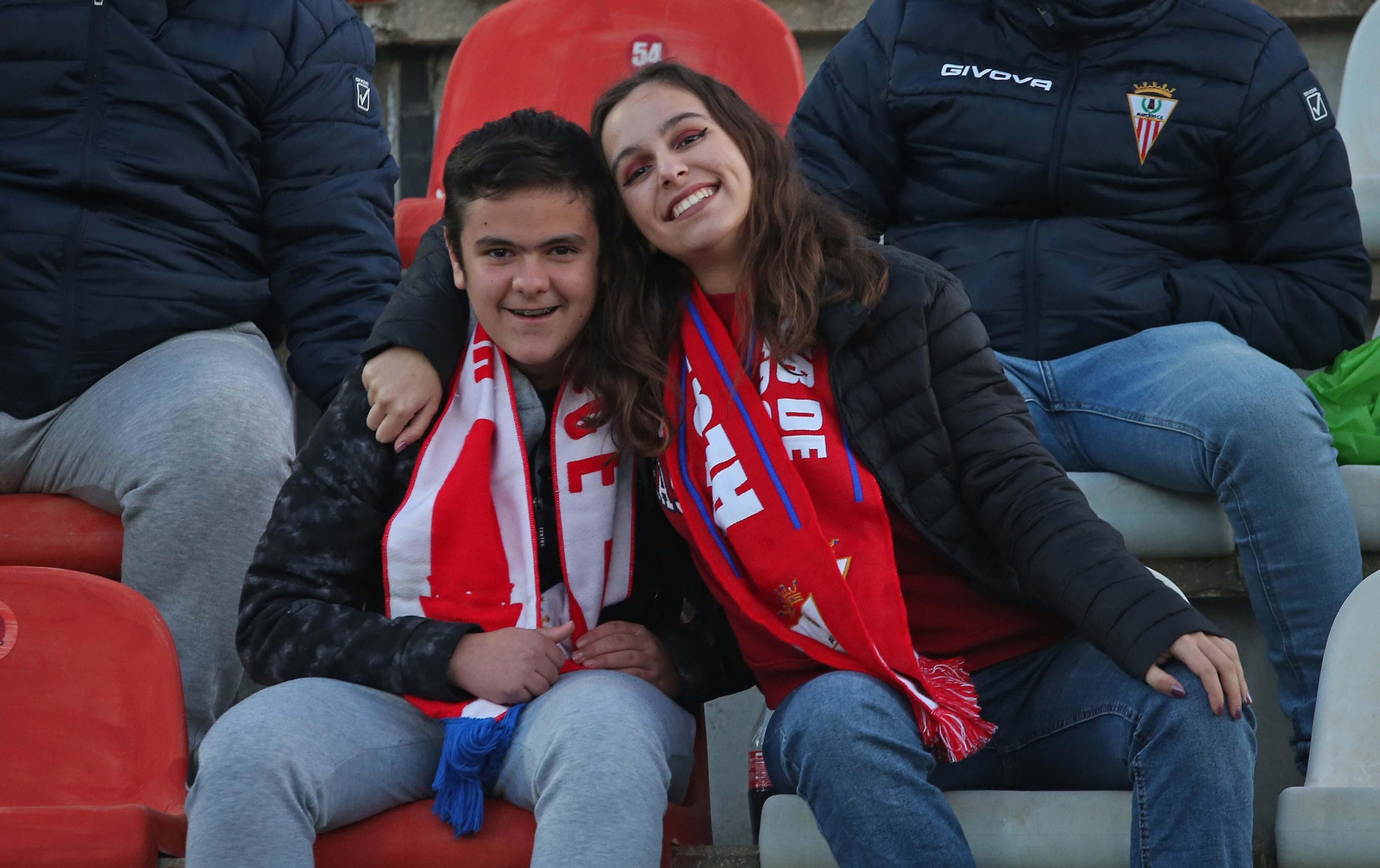 Fotos de la afición durante el Algeciras - Fuenlabrada en el Nuevo Mirador