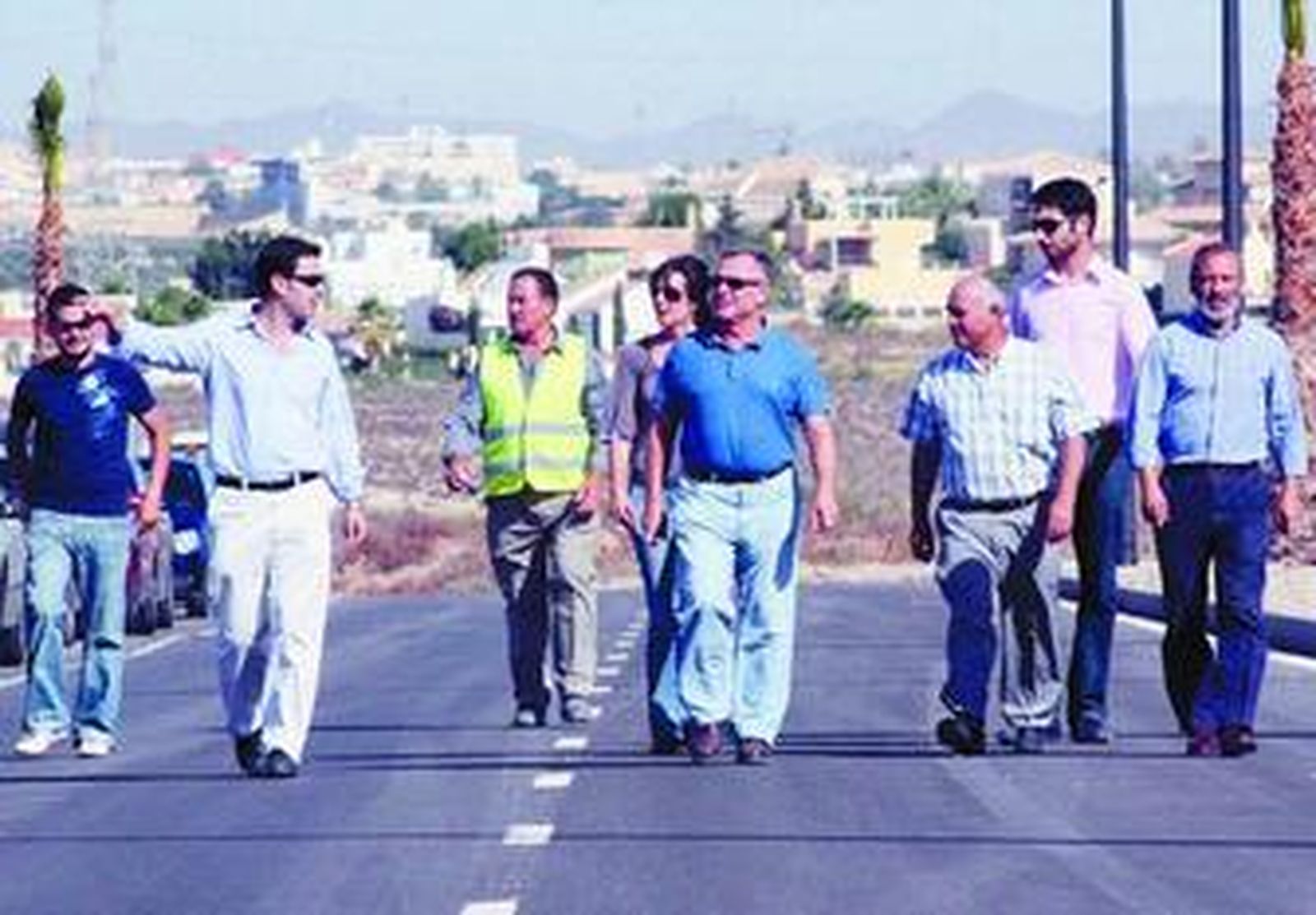 El alcalde de Vera, Félix López, asistió a la inauguración del tramo.
