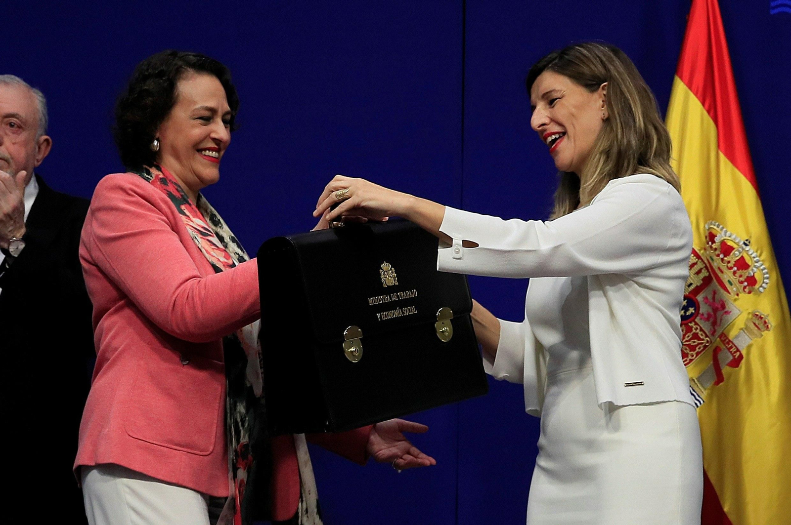 Los ministros reciben sus carteras