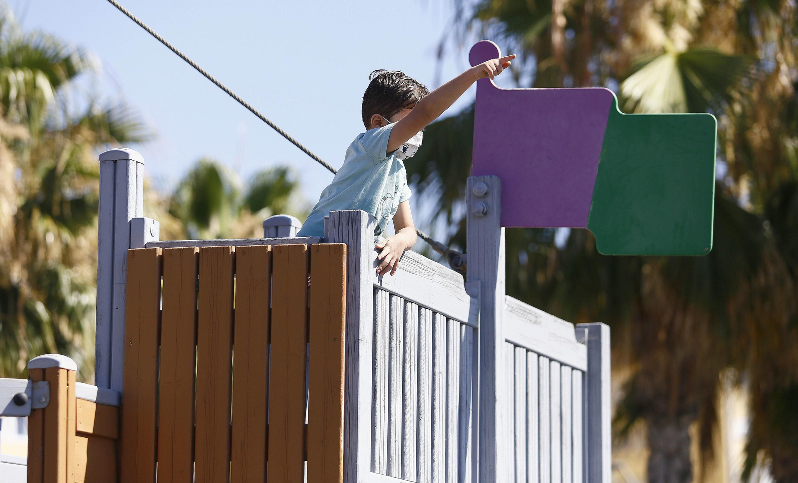 Fotos de la reapertura de los parques infantiles en Málaga.