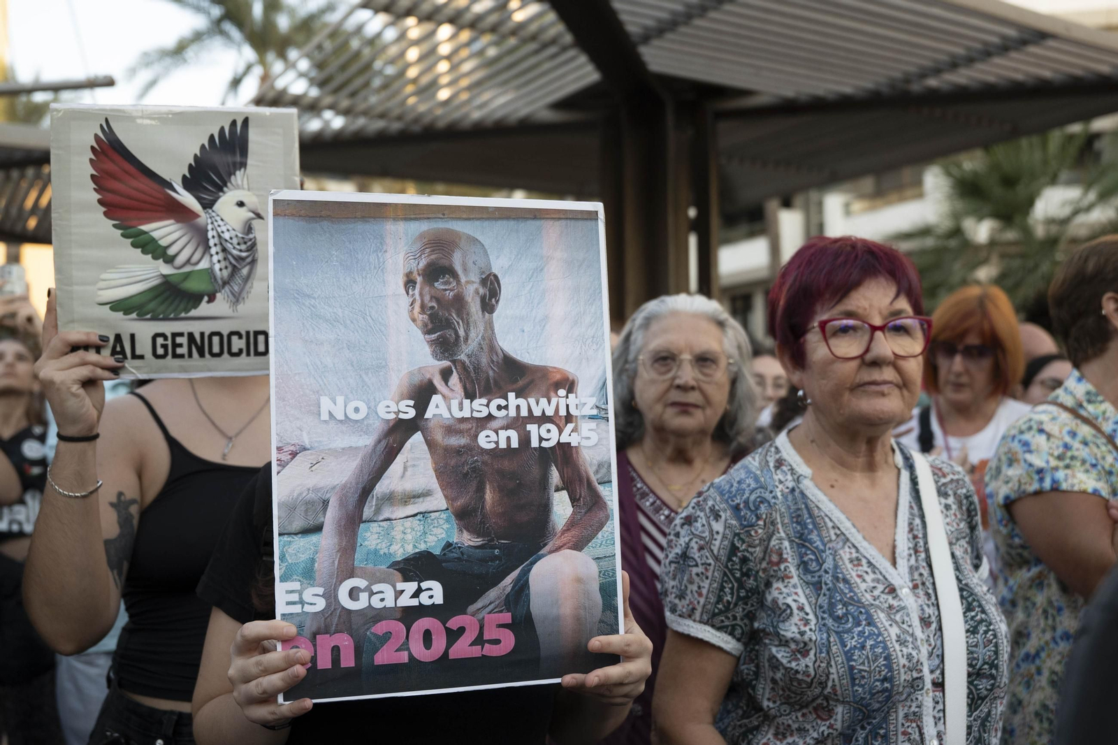 Manifestación convocada por la Plataforma Almería por Palestina