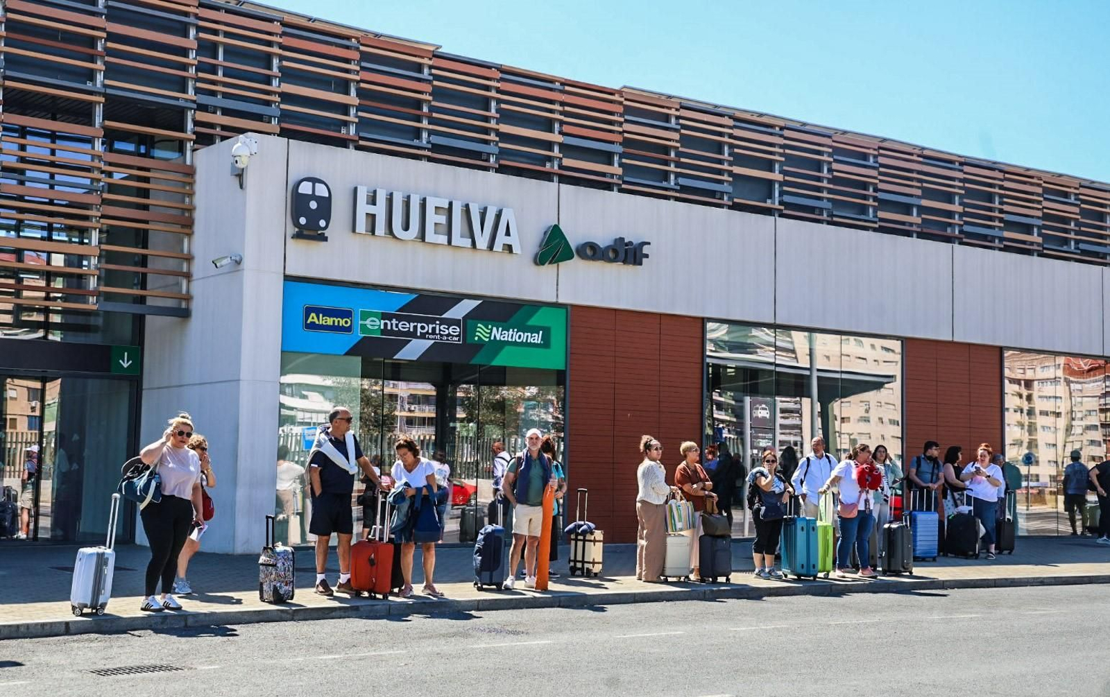 Entrada a la estación de trenes de Huelva.