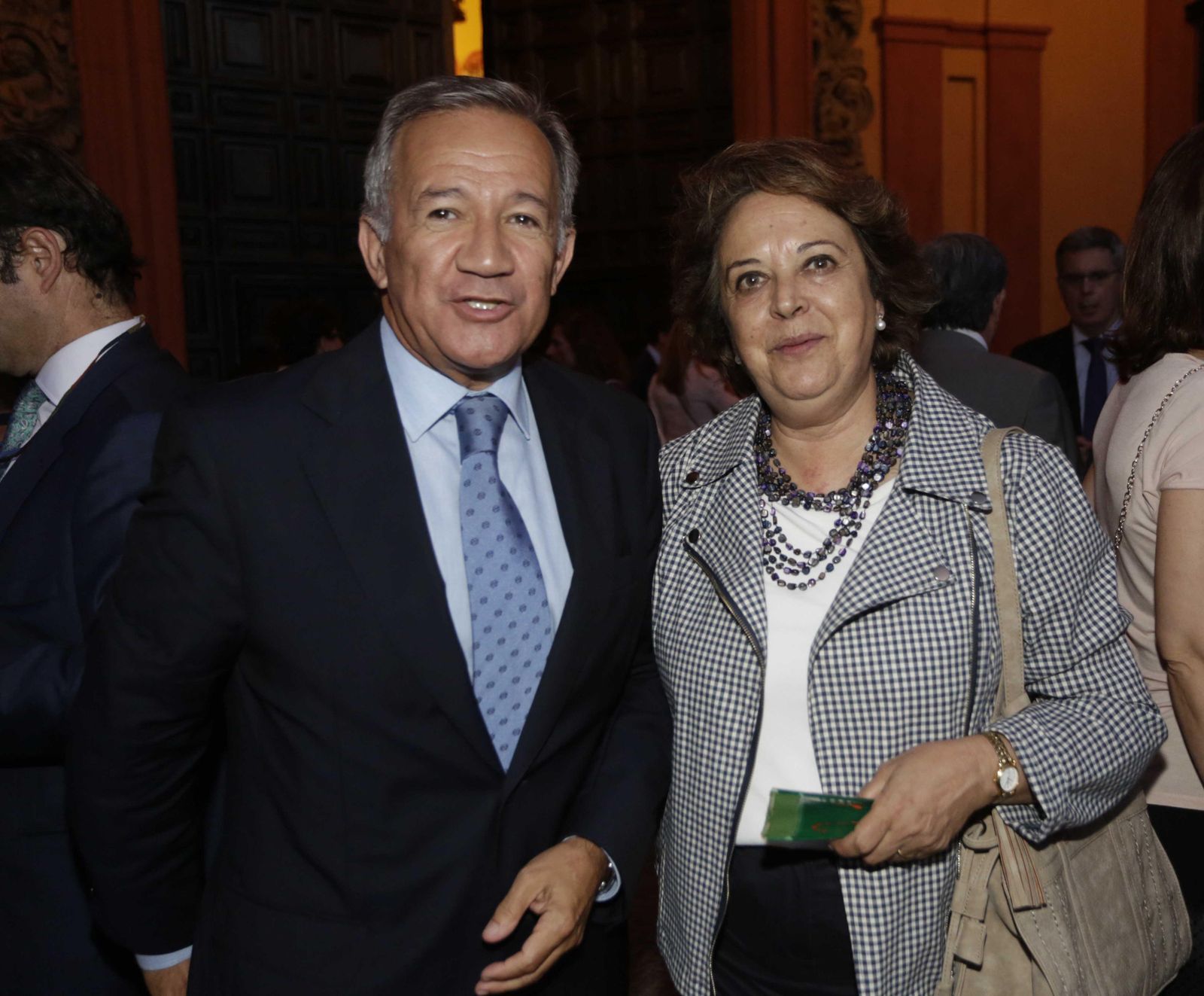 Jorge Segura, consultor de empresas, y Carmen Castreño, primera teniente de alcalde del Ayuntamiento de Sevilla.