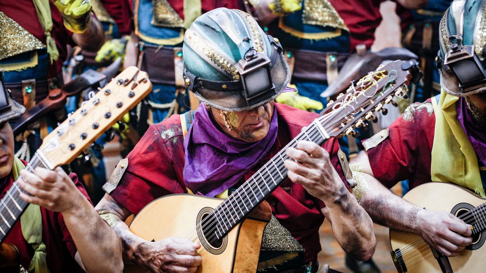 Búscate entre las mejores imágenes de la primera sesión de cuartos de final del COAC 2025