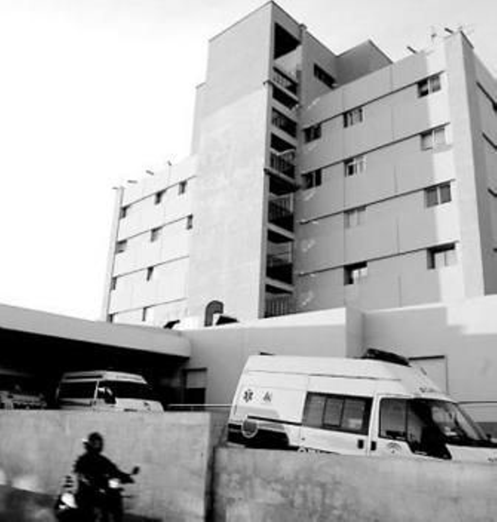 Salida de la zona de Urgencias del Hospital Torrecárdenas.