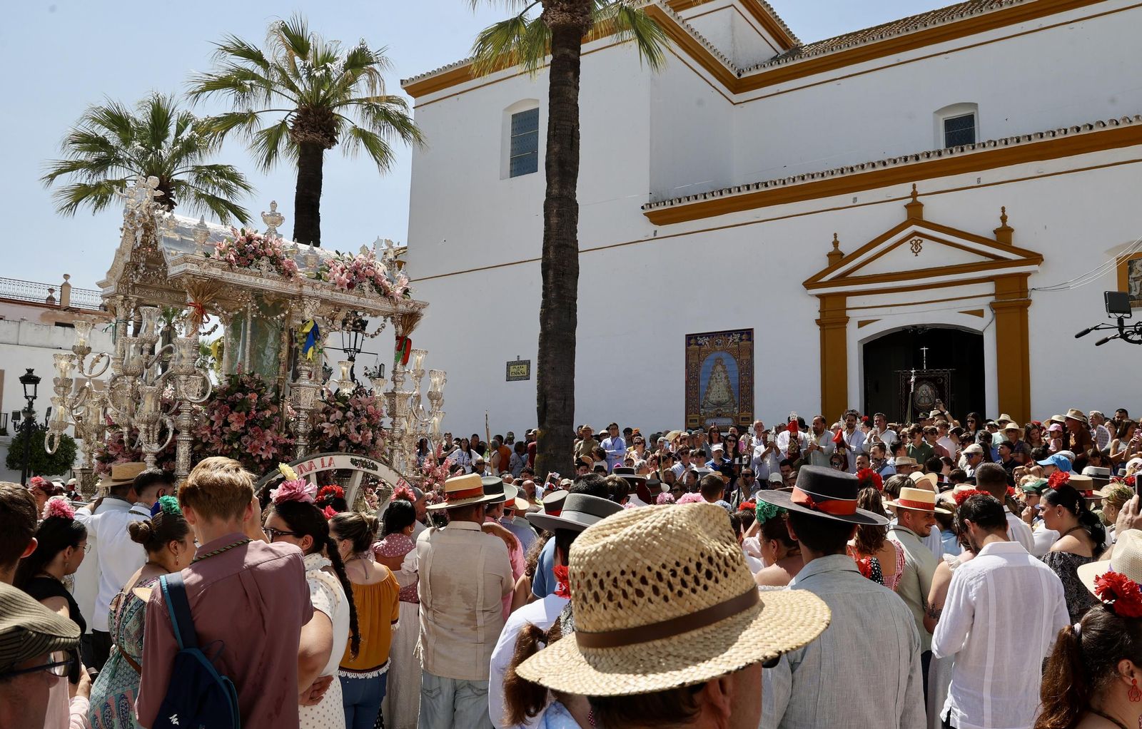 Presentación de las hermandades en Villamanrique