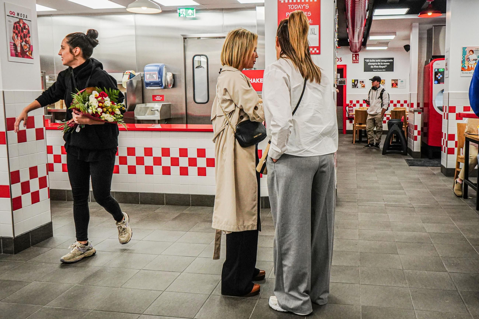 Así es la nueva hamburguesería del centro de Granada: todas las imágenes de Five Guys