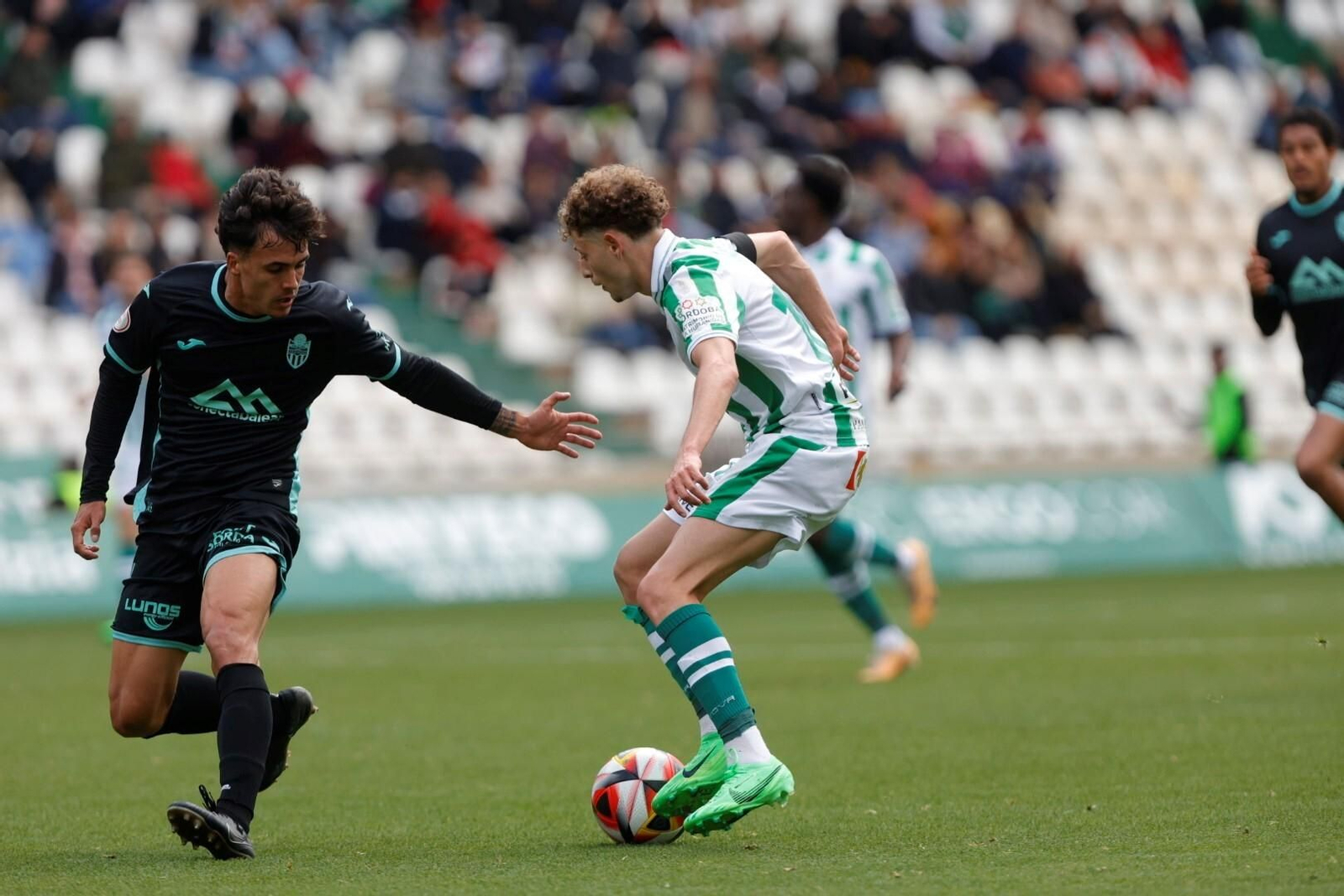 Las mejores fotos del ambiente en el Córdoba CF - Atlético Baleares en El Arcángel