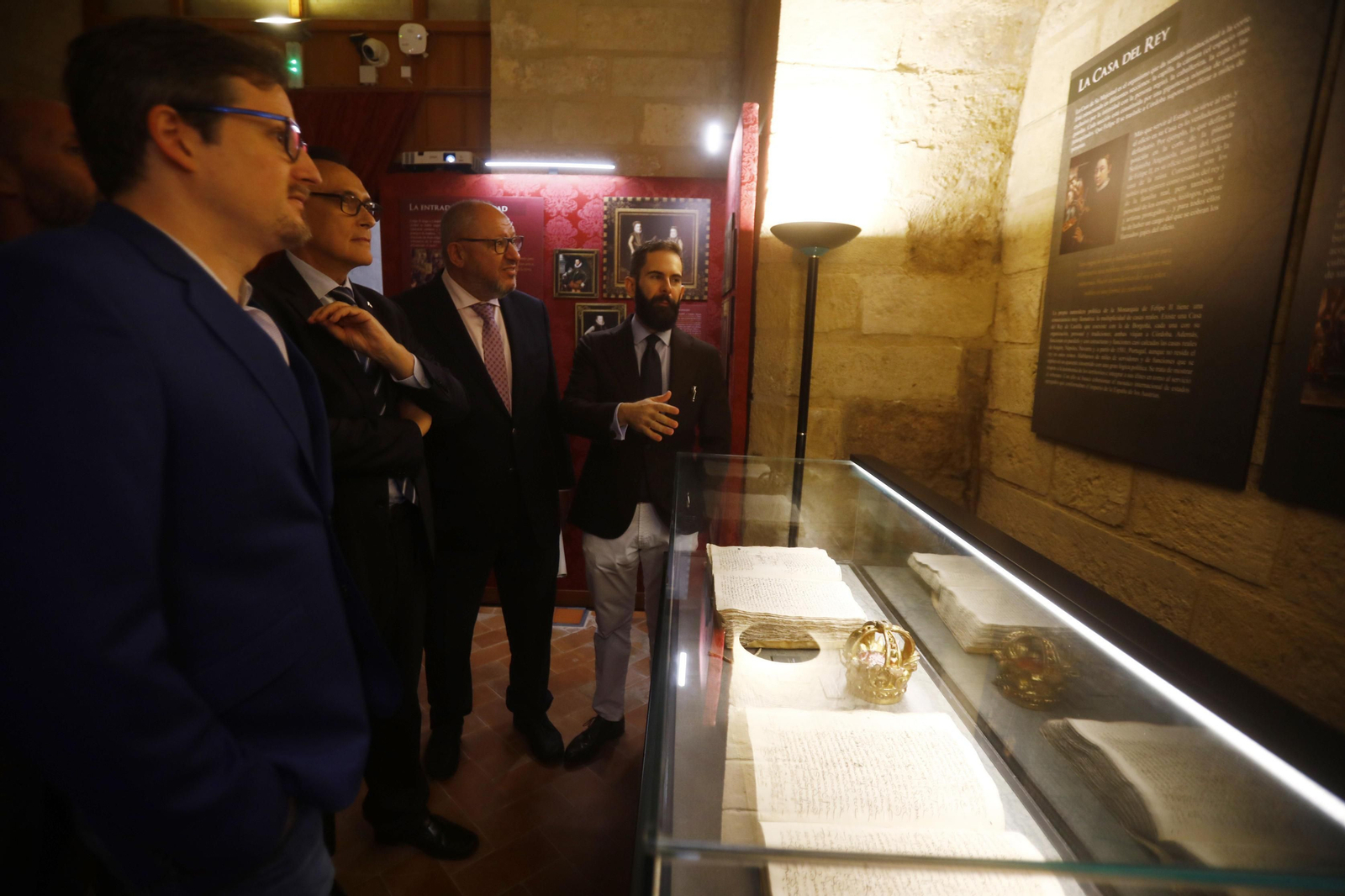 La exposición 'Córdoba, capital de un imperio. La visita de Felipe II en 1570', en imágenes