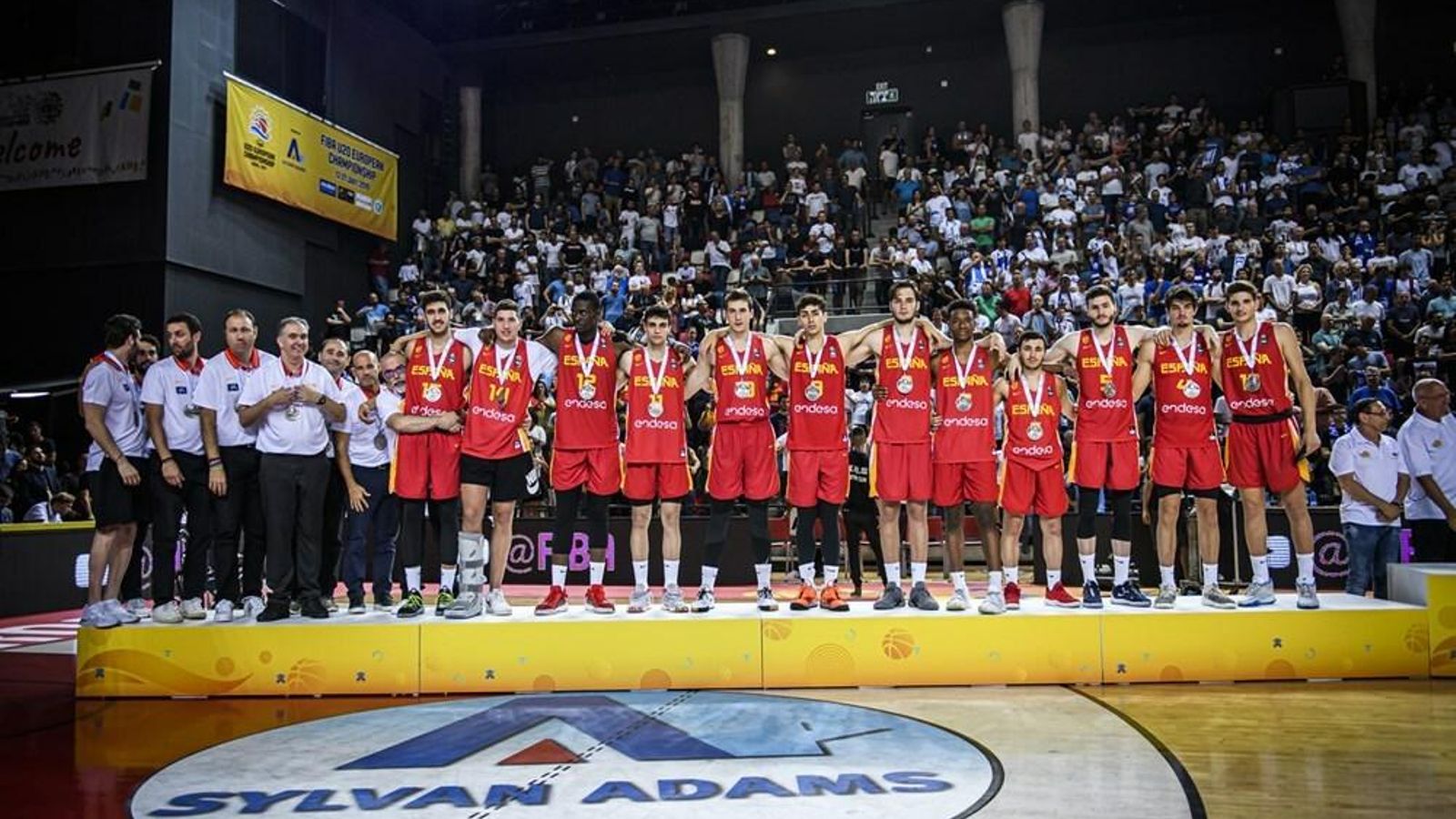 Ignacio Rosa, a la izquierda, en el podio.