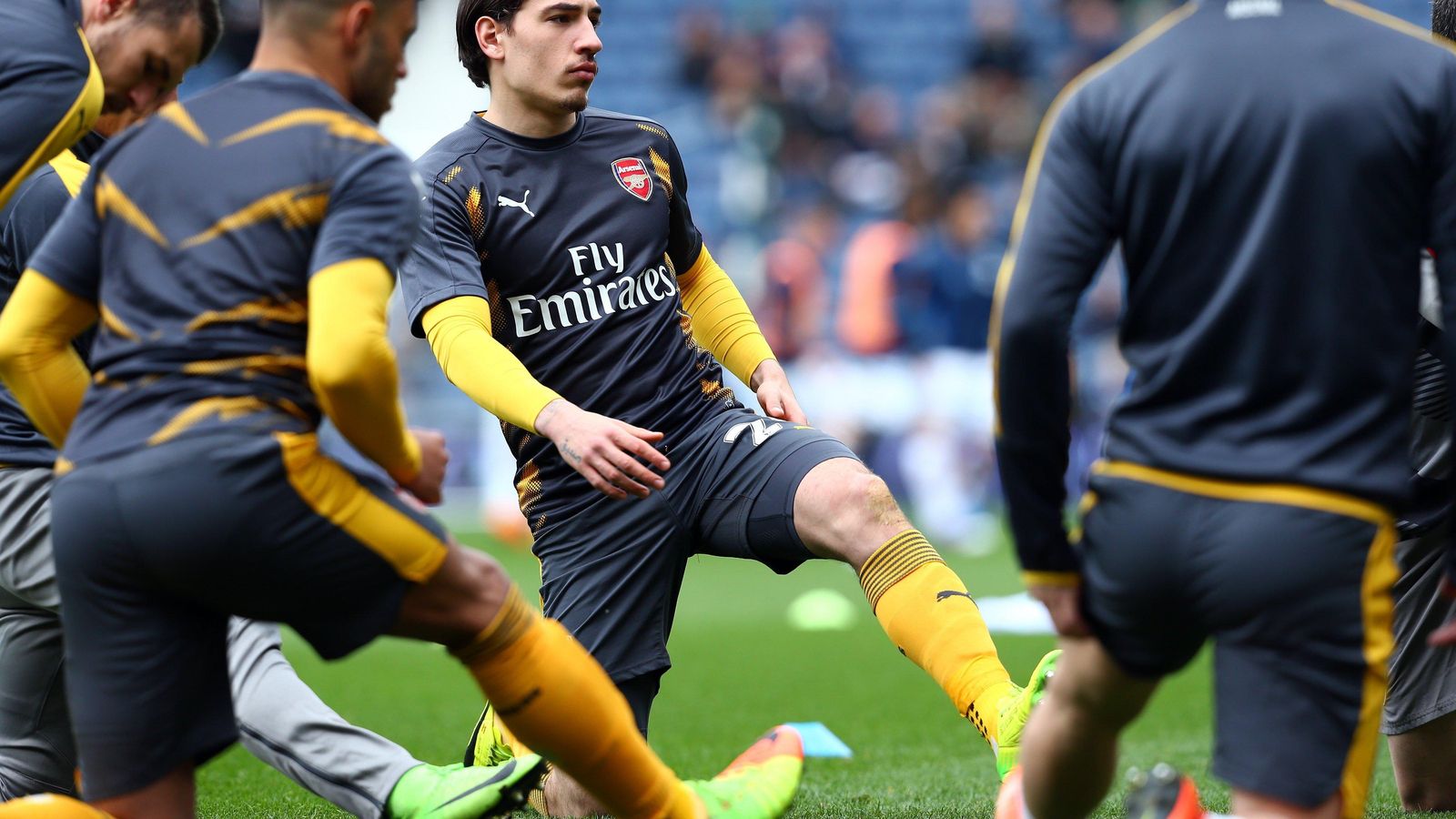 Héctor Bellerín, en un entrenamiento con el Arsenal.
