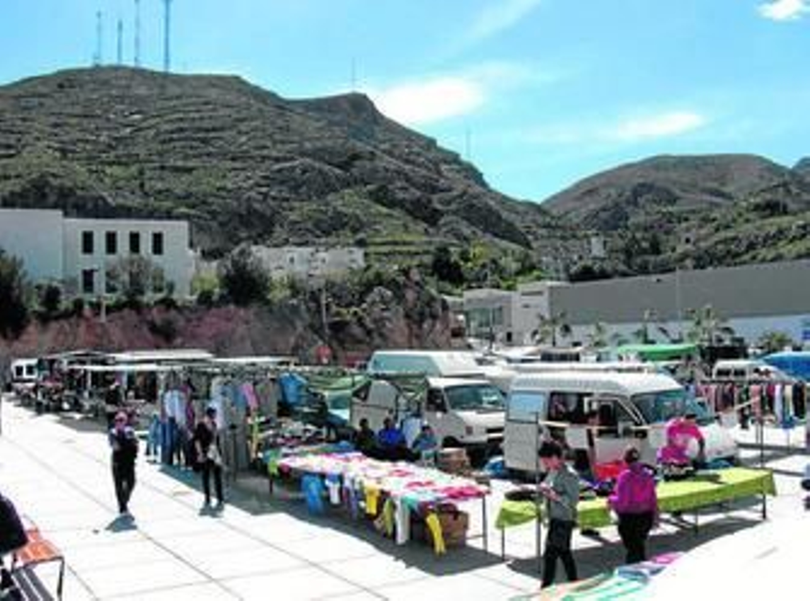 Aspecto actual del mercadillo de Mojácar.