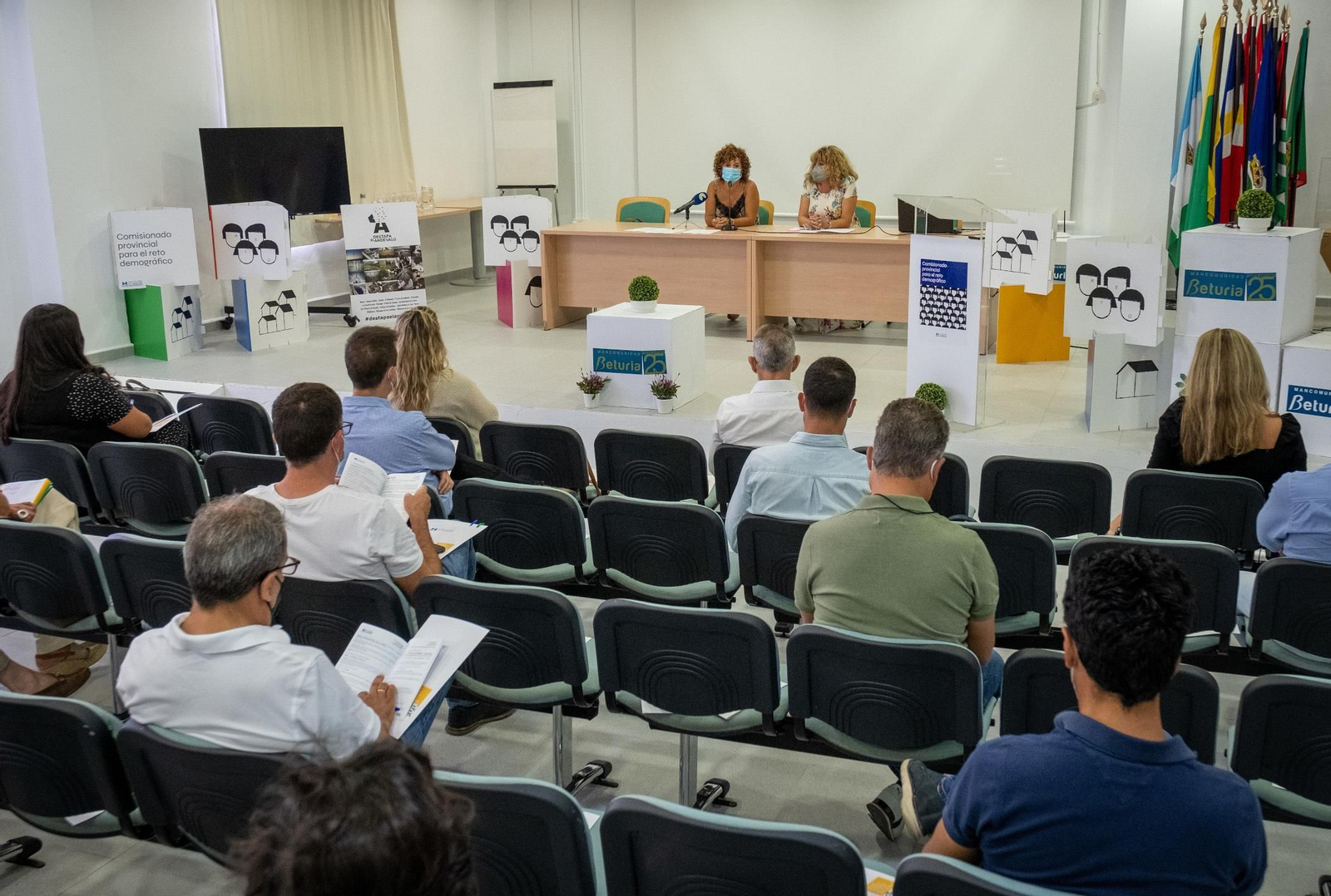 Primer foro contra la despoblación, celebrado en Villanueva de los Castillejos.