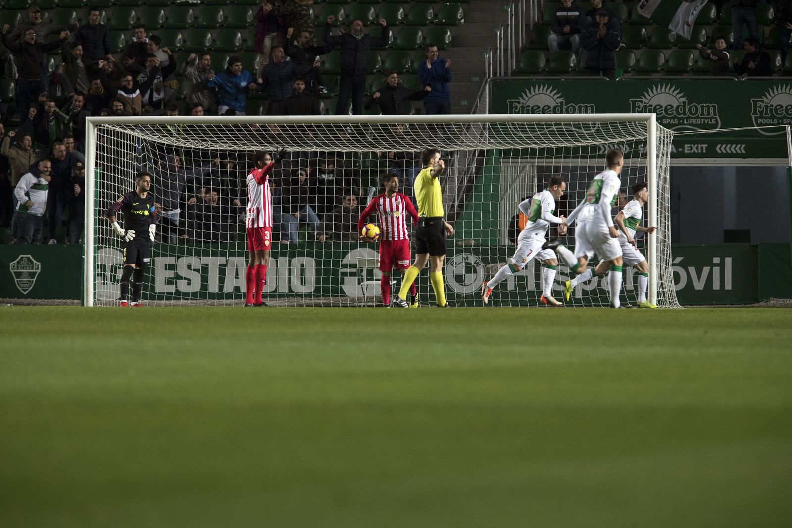 Empate del Almería en Elche (2-2)