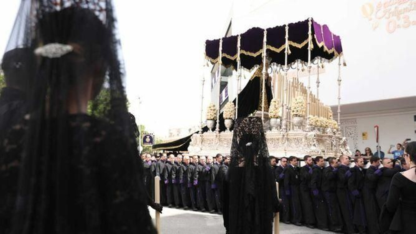 Salida de la Virgen del Mayor Dolor en su Soledad