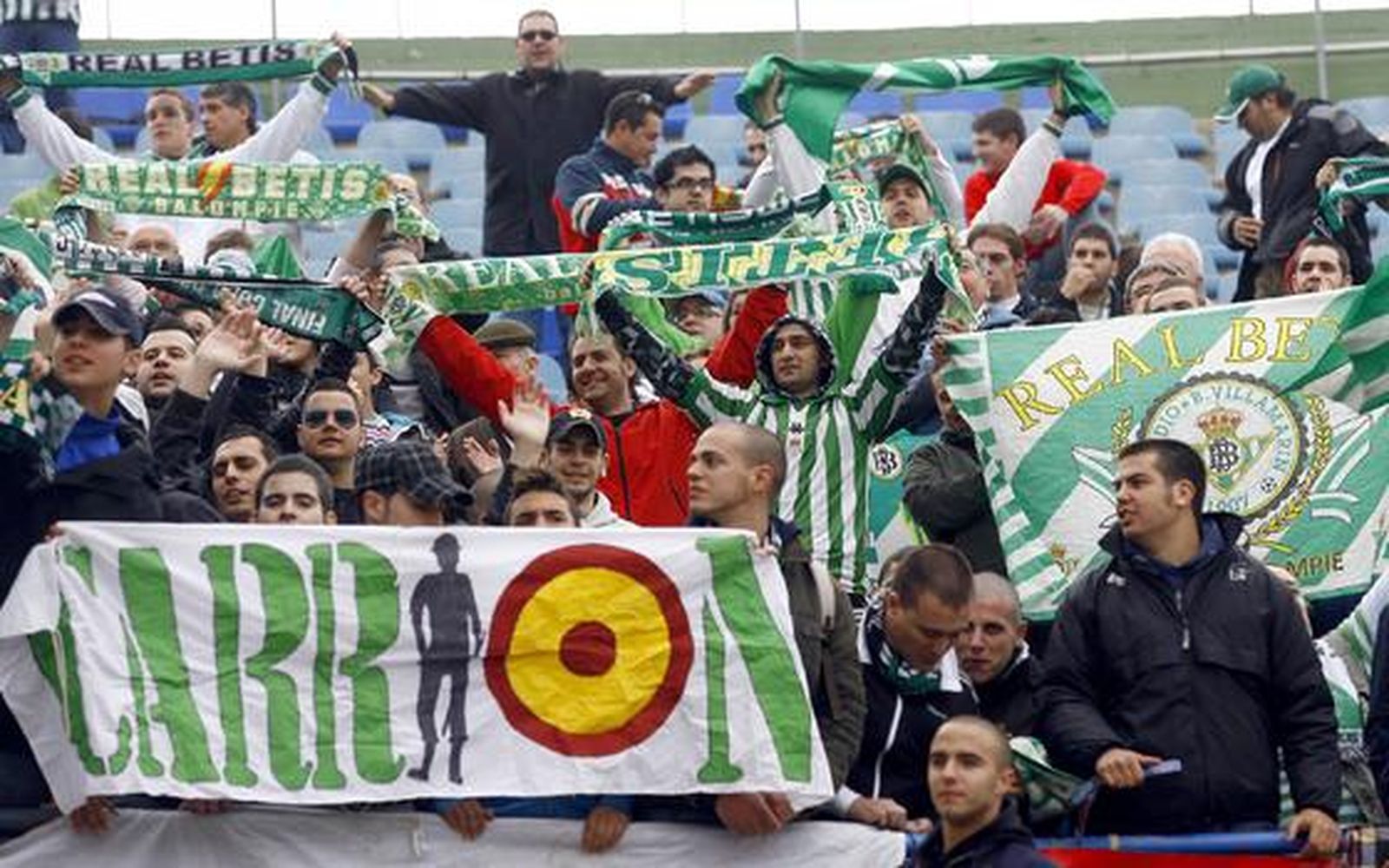 El equipo verdiblanco no puede sacar adelante los partidos lejos del Manuel Ruiz de Lopera. / LOF