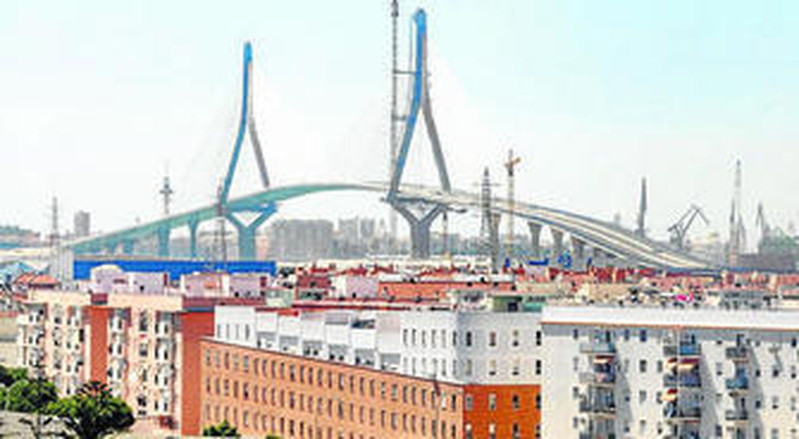 El puente se encuentra a escasos metros de las casas en el Río San Pedro.