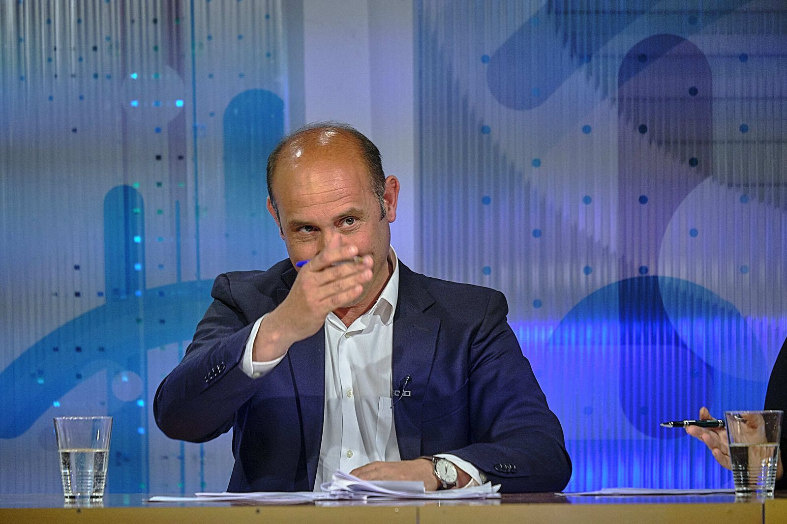 Los gestos de los candidatos durante el debate de las municipales en Onda Cádiz.