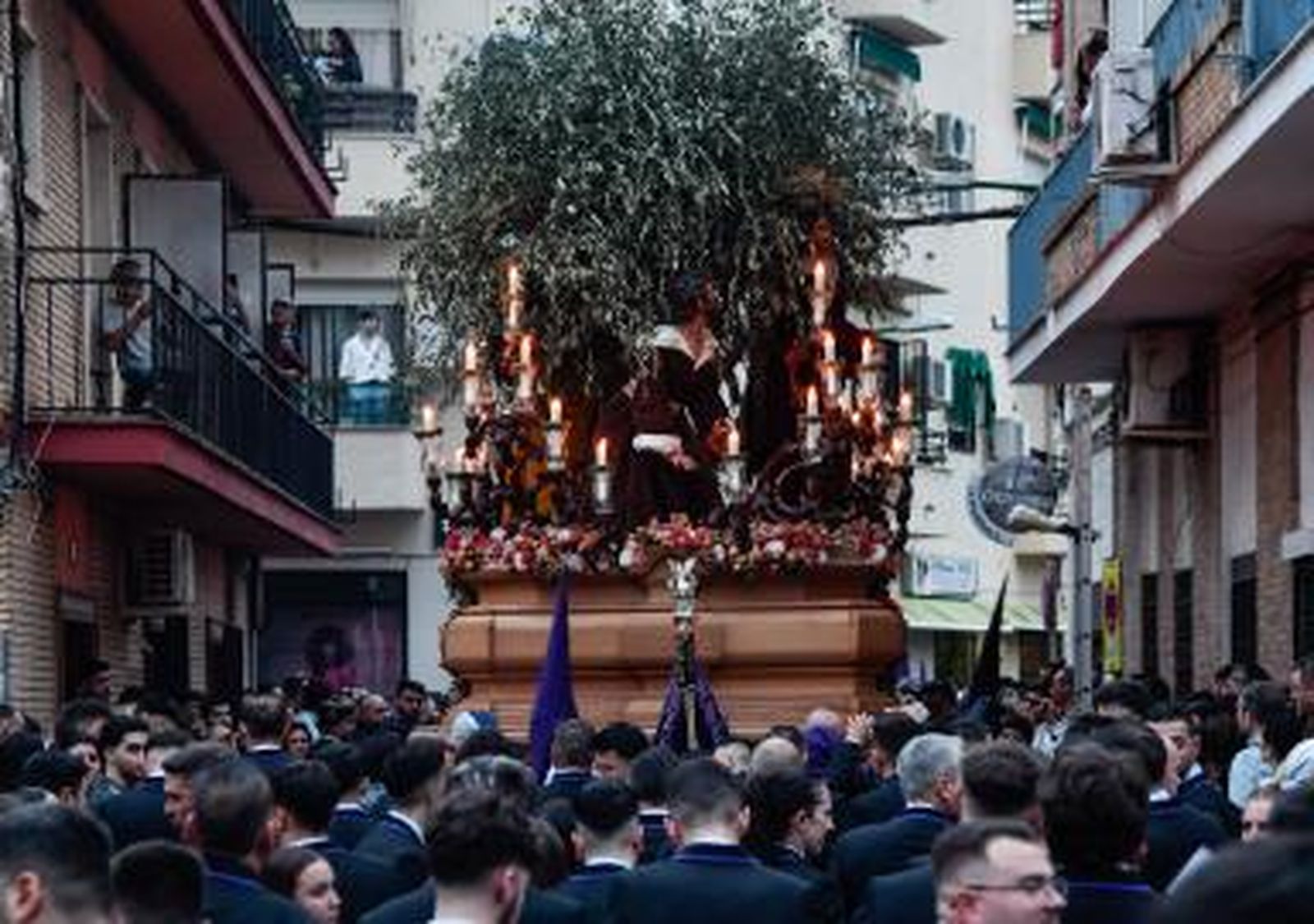 Trasera del paso de misterio