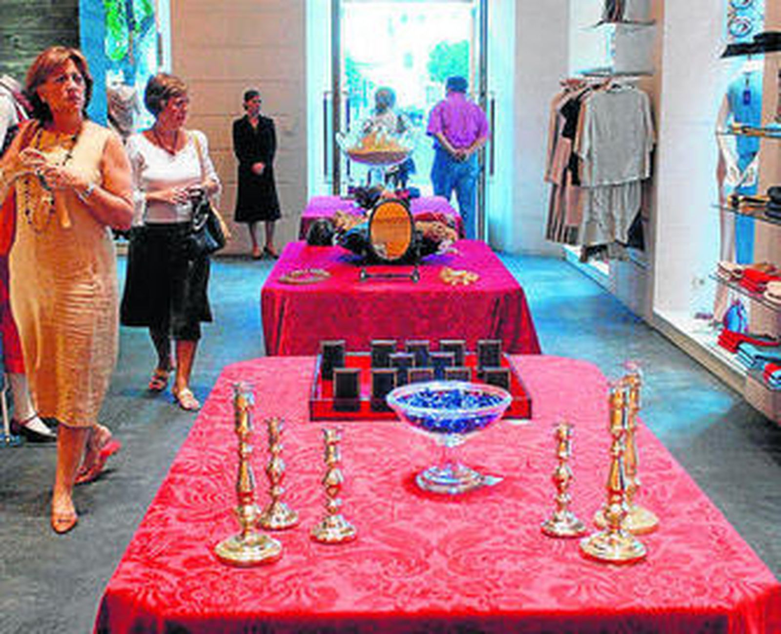 Interior de la desaparecida tienda de Agua de Sevilla.