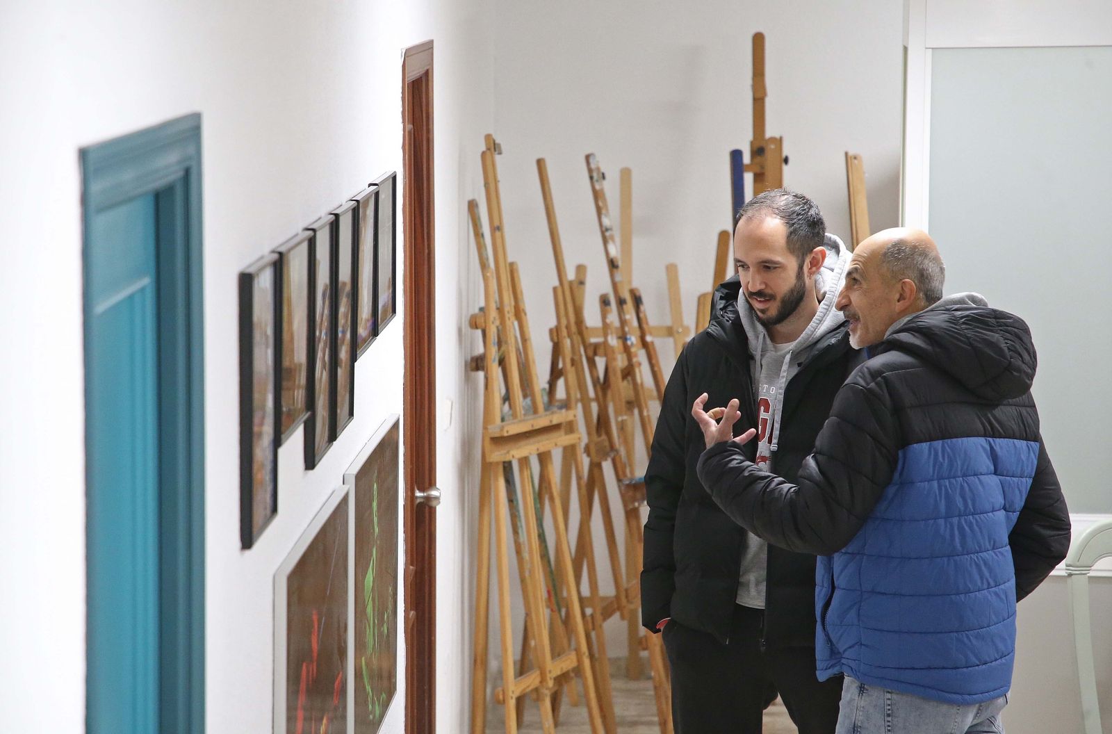 Fotos de la exposición de Tomoyuki Hotta 'Tomo los muros, prende la vida' en Algeciras