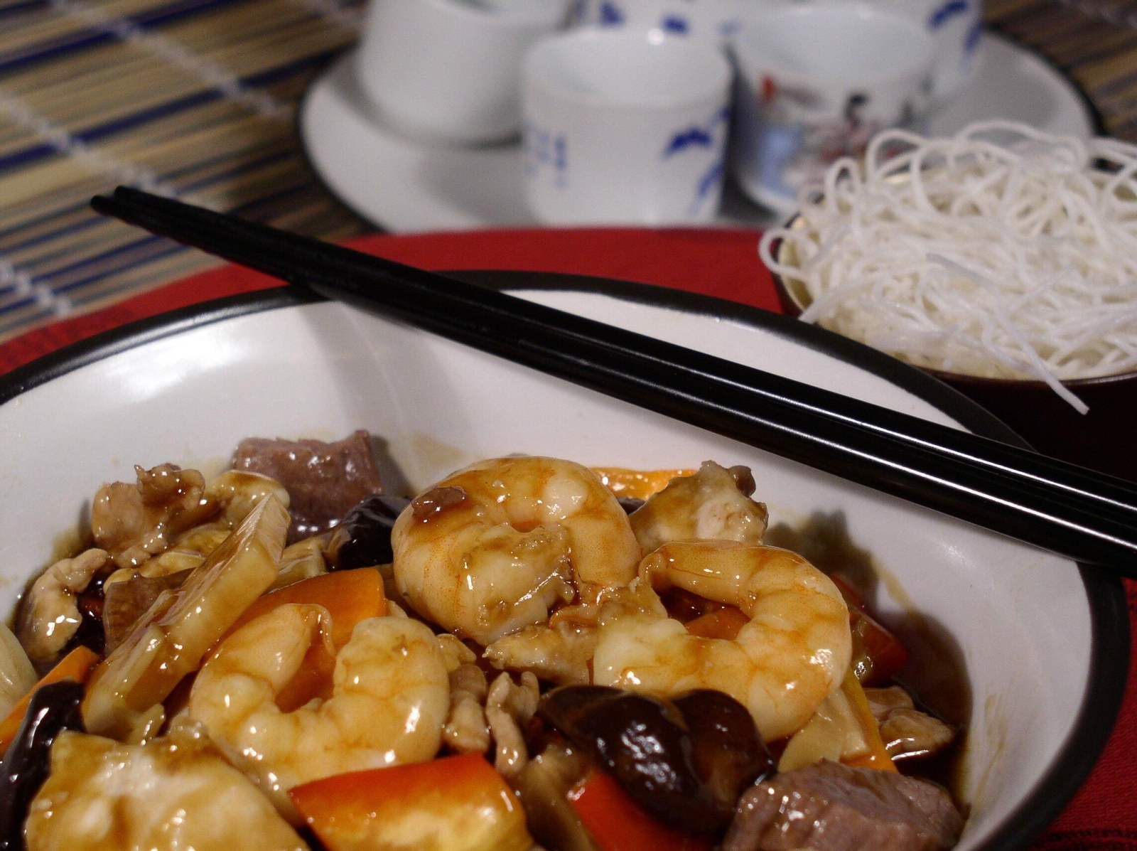 Comida asiática: la nueva moda de las tapas granadinas