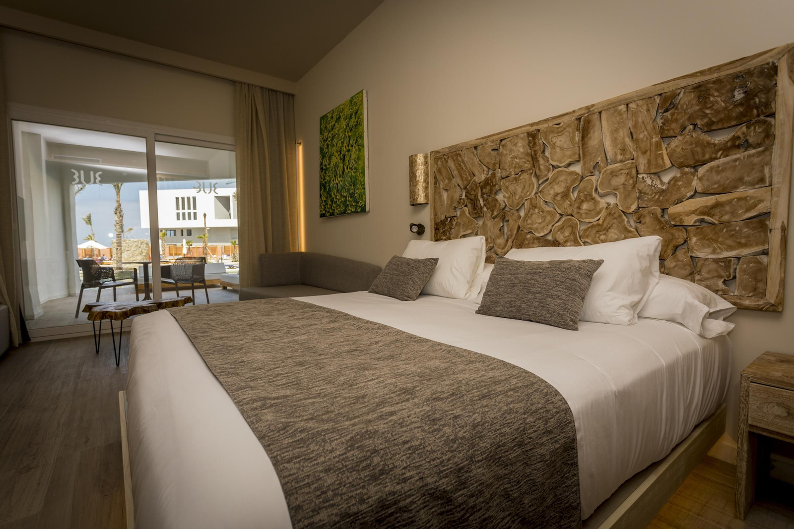 El hotel Zahara Beach & Spa, en imágenes