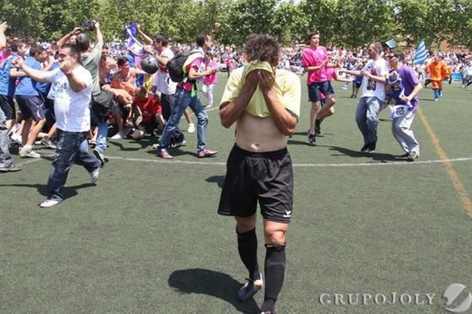 El ascenso tendrá que esperar para el Atlético Sanluqueño, que cayó por 2-0 ante el Prat.

Foto: LOF