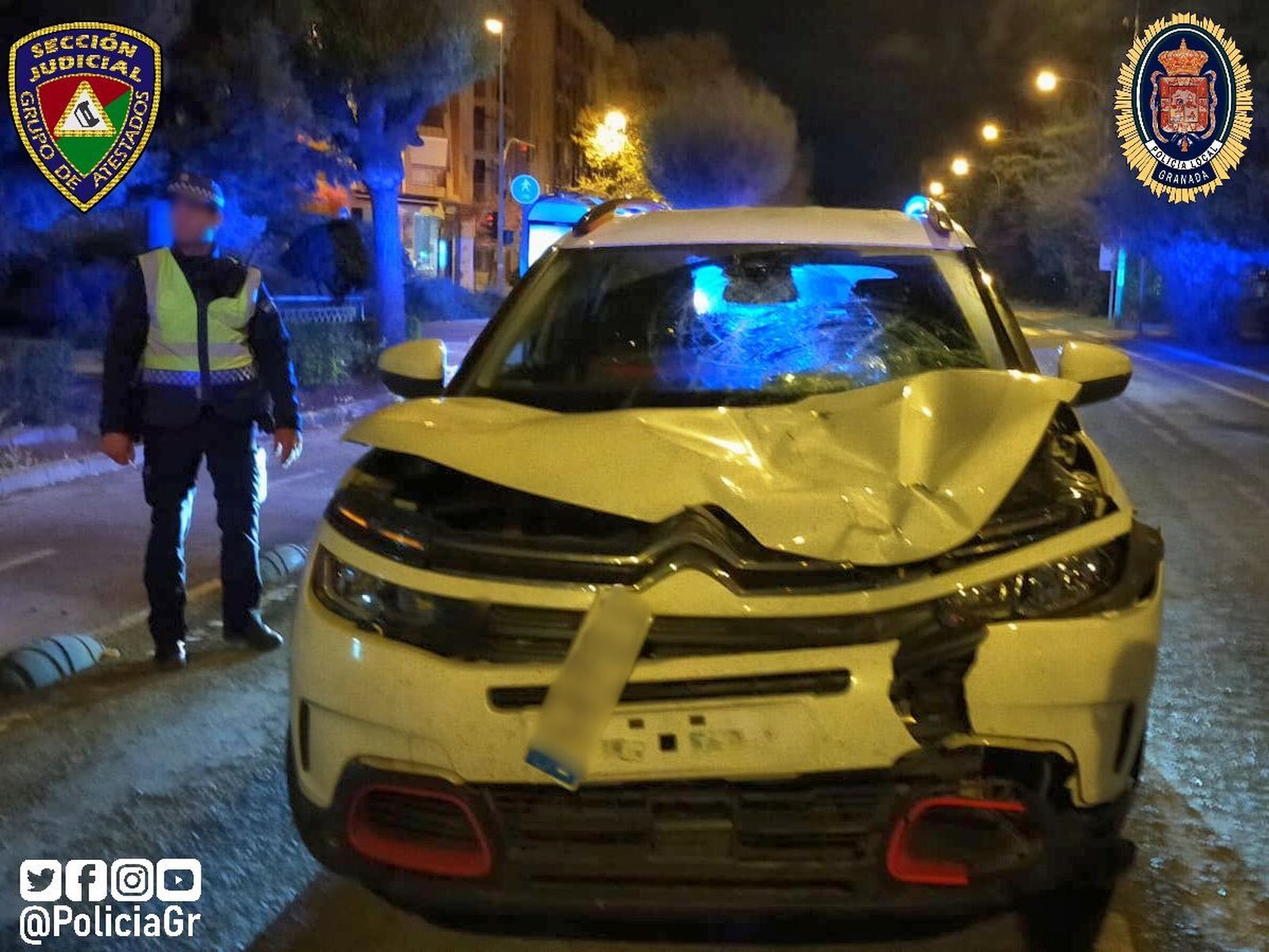 Imagen del vehículo que provocó el suceso en Granada