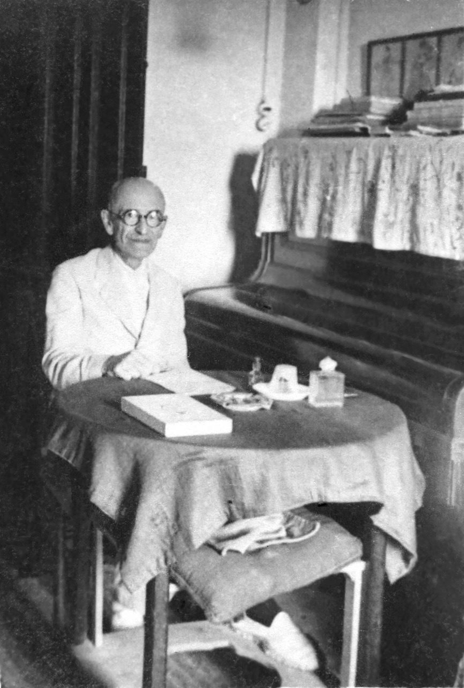 Manuel de Falla en septiembre de 1939, pocos días antes de abandonar Granada