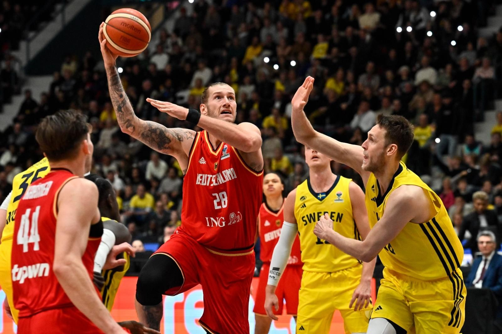 Dylan Osetkwowski, partidazo y derrota en su debut con Alemania