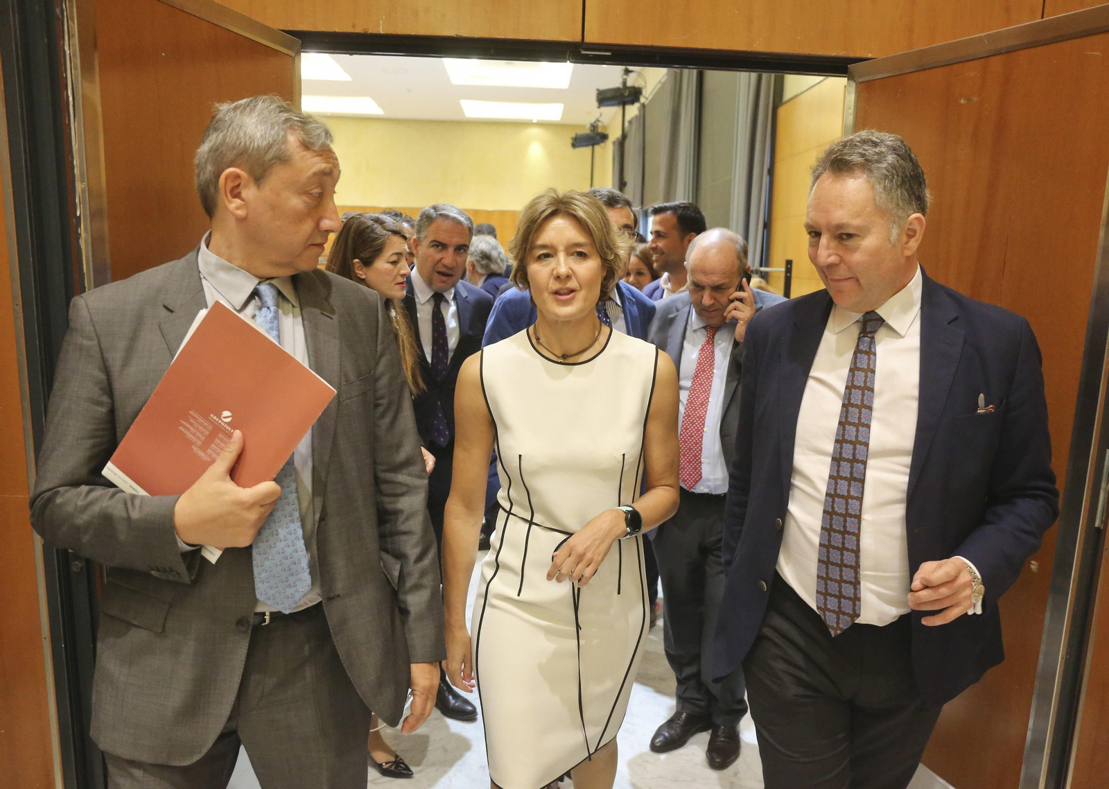 Las imágenes del desayuno-coloquio con Isabel García Tejerina