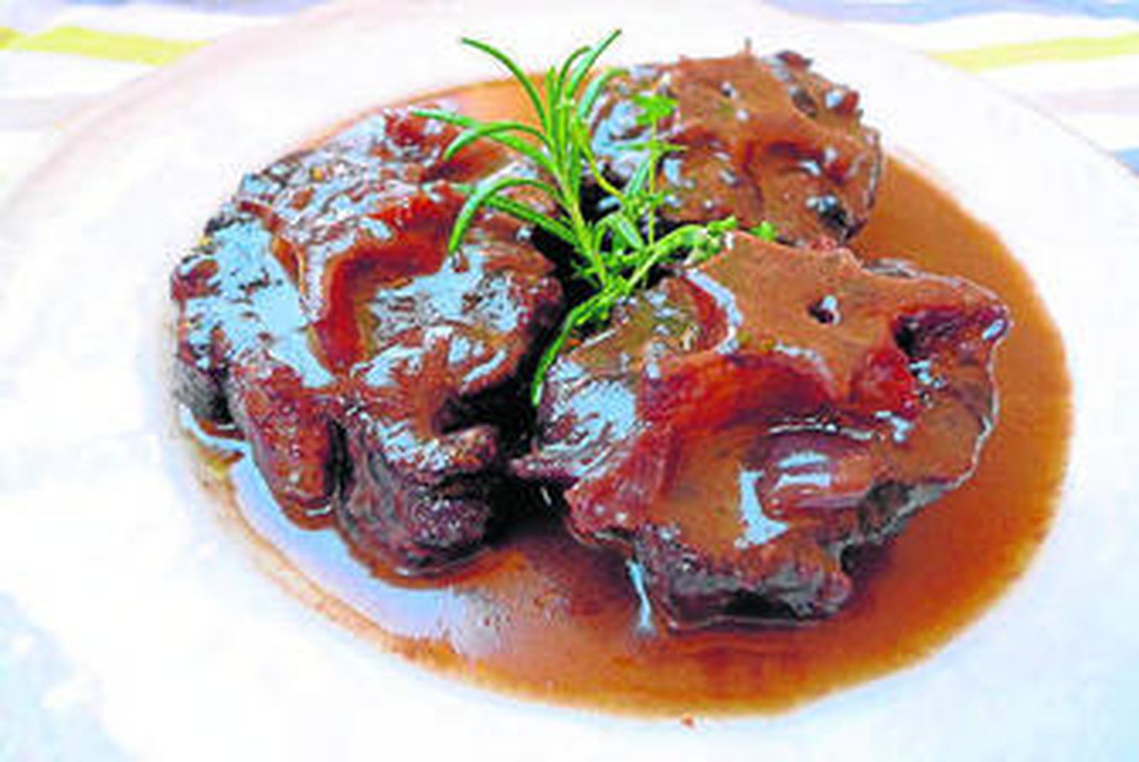 Estofado de toro, uno de los platos que participa en el concurso.