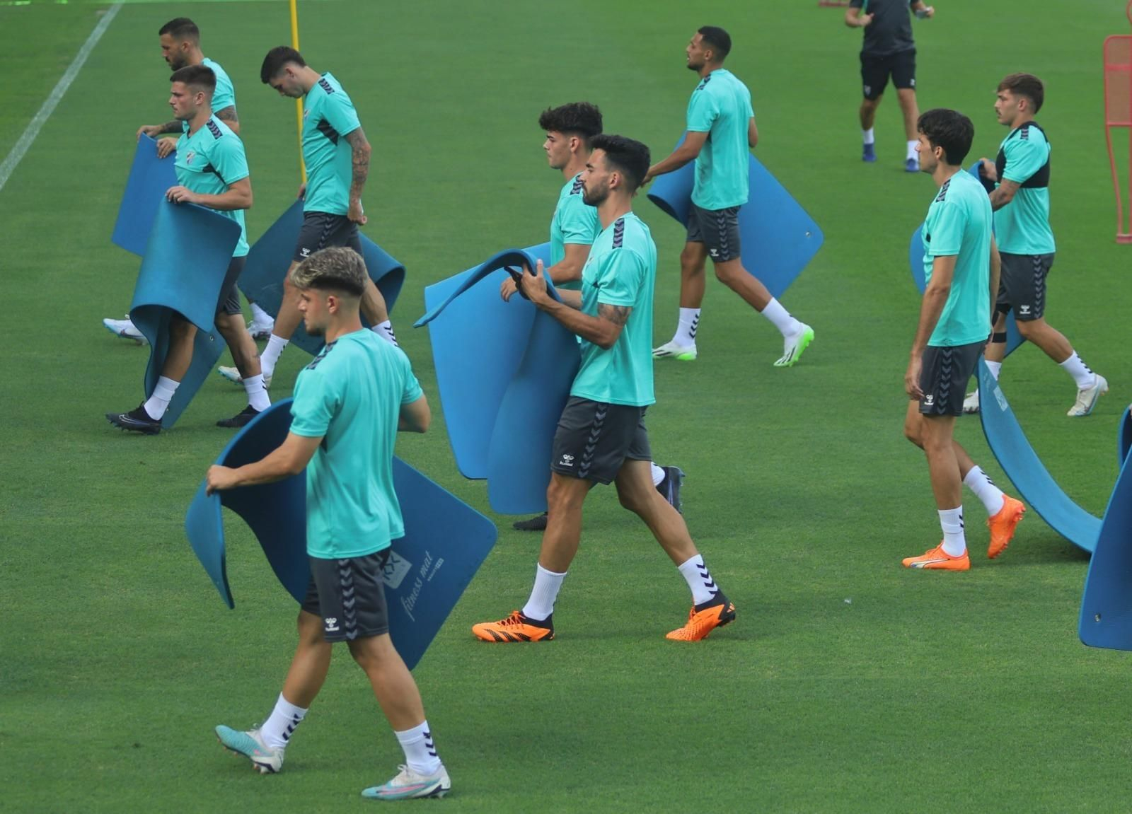 El Málaga CF vuelve a casa