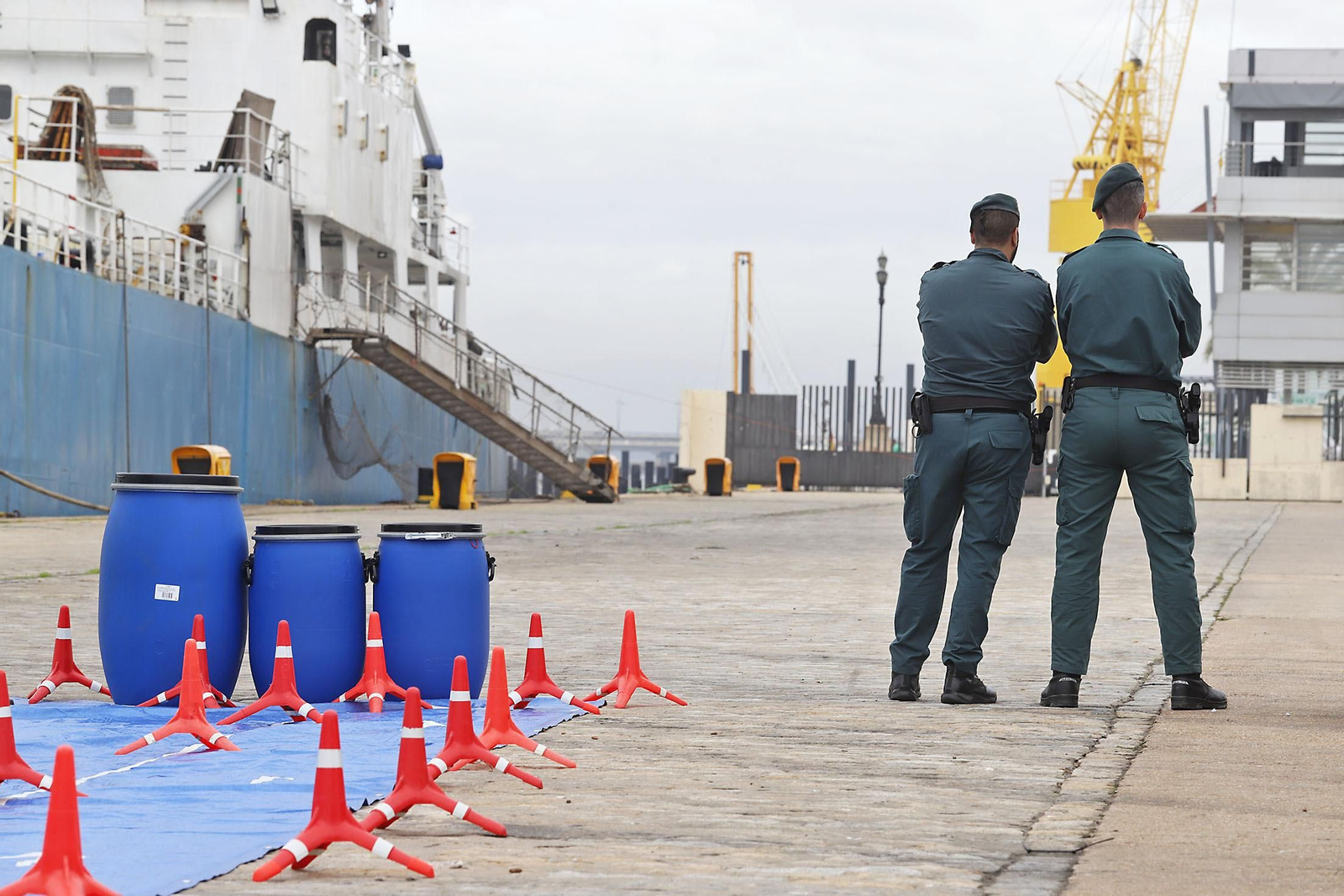 Imágenes del simulacro de explosivos realizado en el muelle de Levante