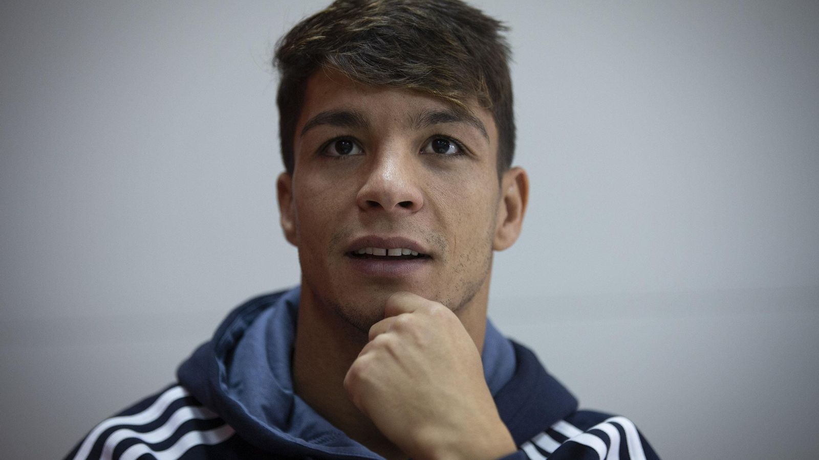 Un reflexivo Óliver Torres, durante la entrevista.