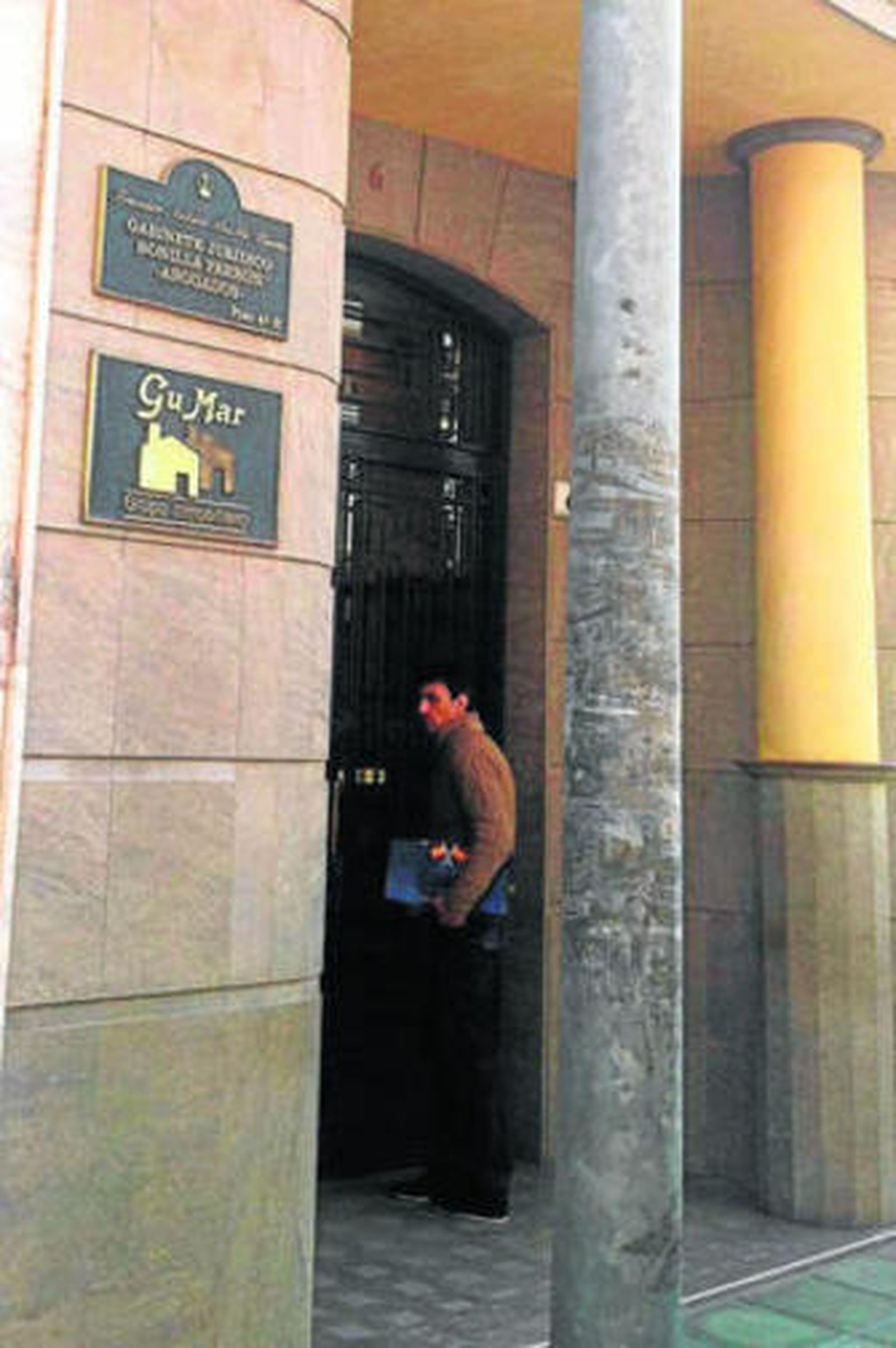 La inmobiliaria GuMar que fue registrada por la Policía Judicial en El Ejido.