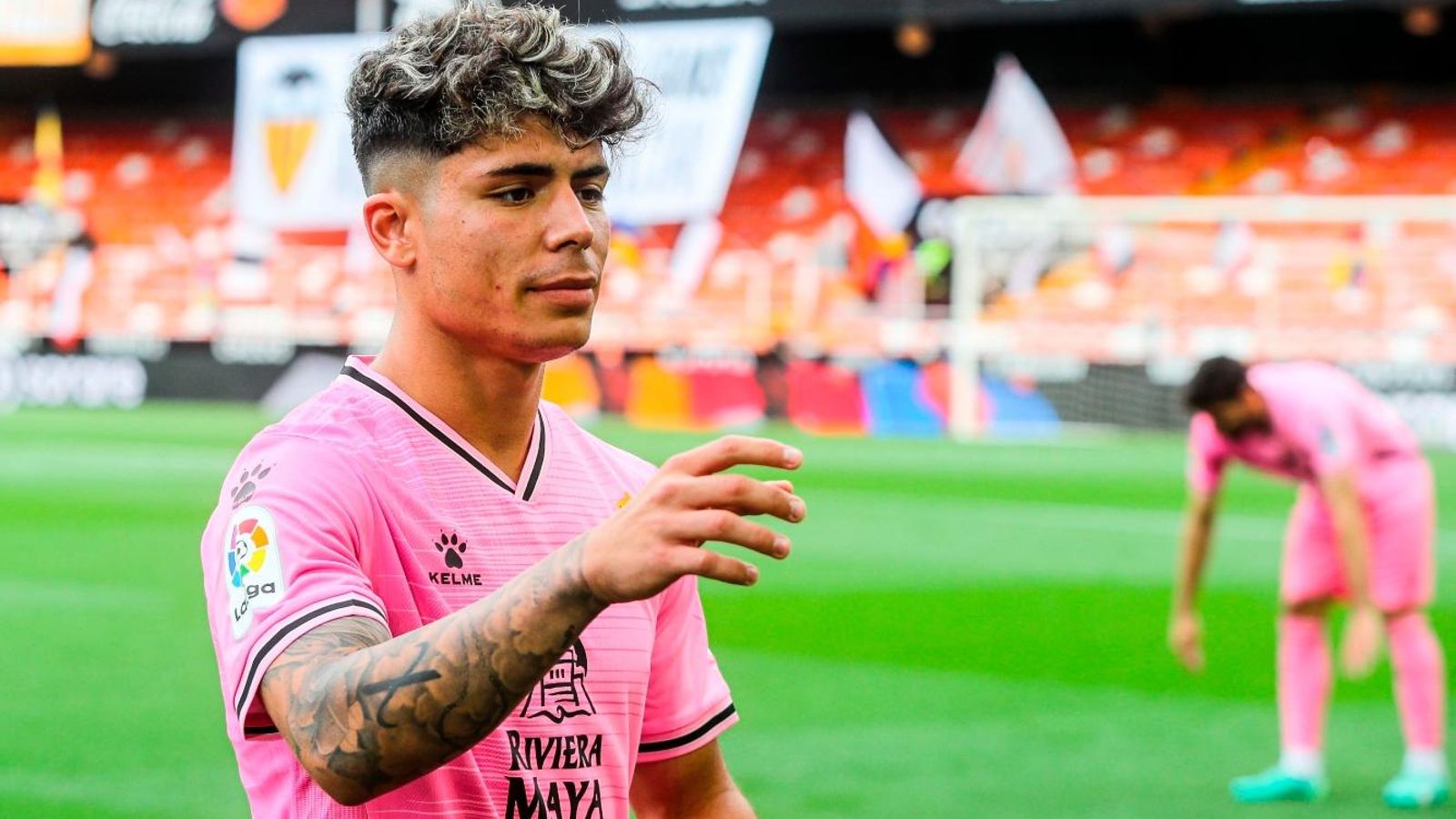 Nico Melamed, concentrado antes de comenzar un encuentro liguero en Mestalla.