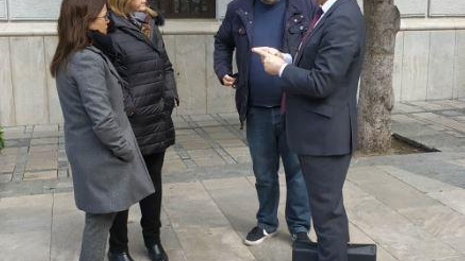 Encuentro de Arauz con Podemos-IU y Vox