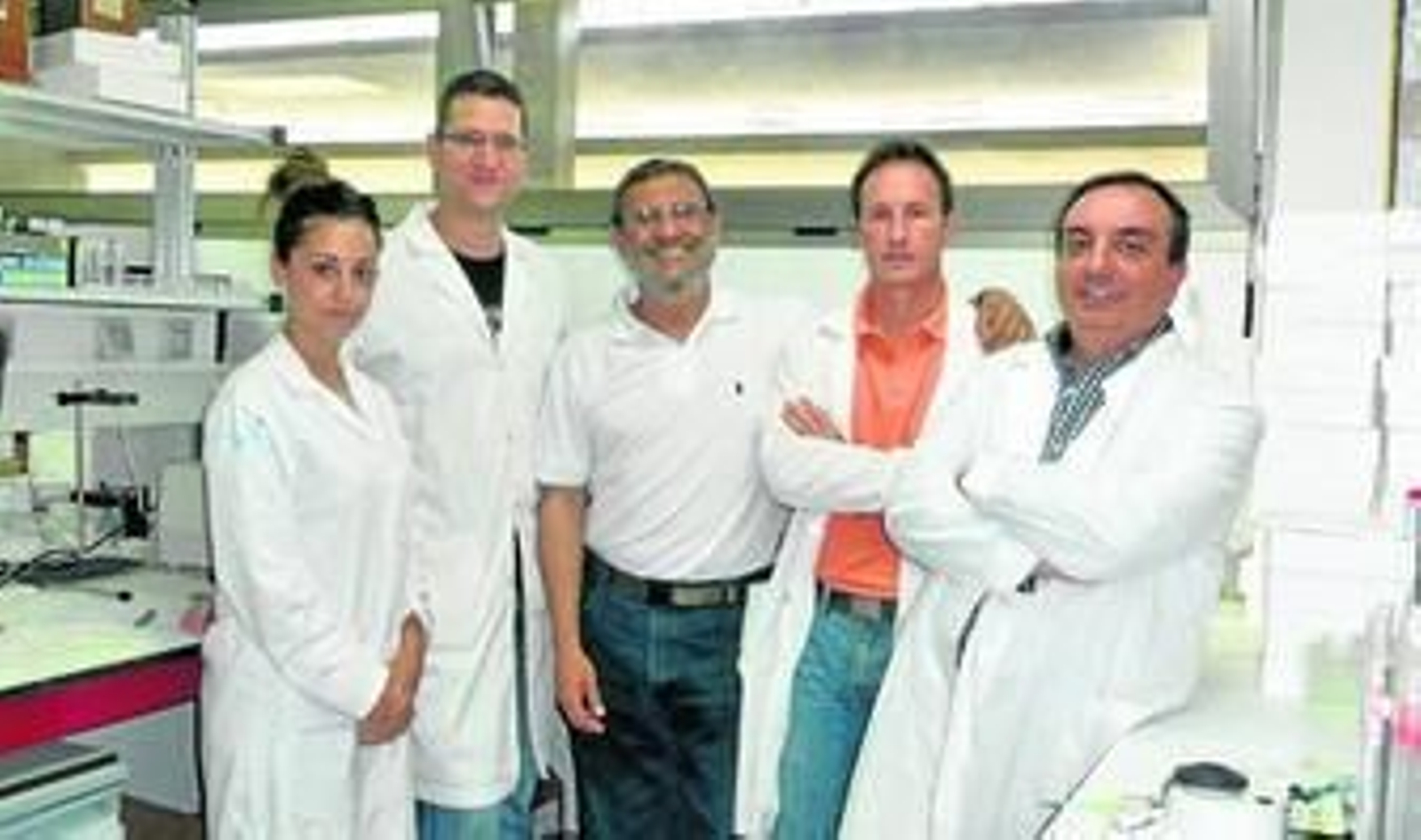 El grupo de investigación de la UHU, coordinado por Rafael Torronteras (a la derecha). El grupo de investigación de la UHU, coordinado por Rafael Torronteras (a la derecha).