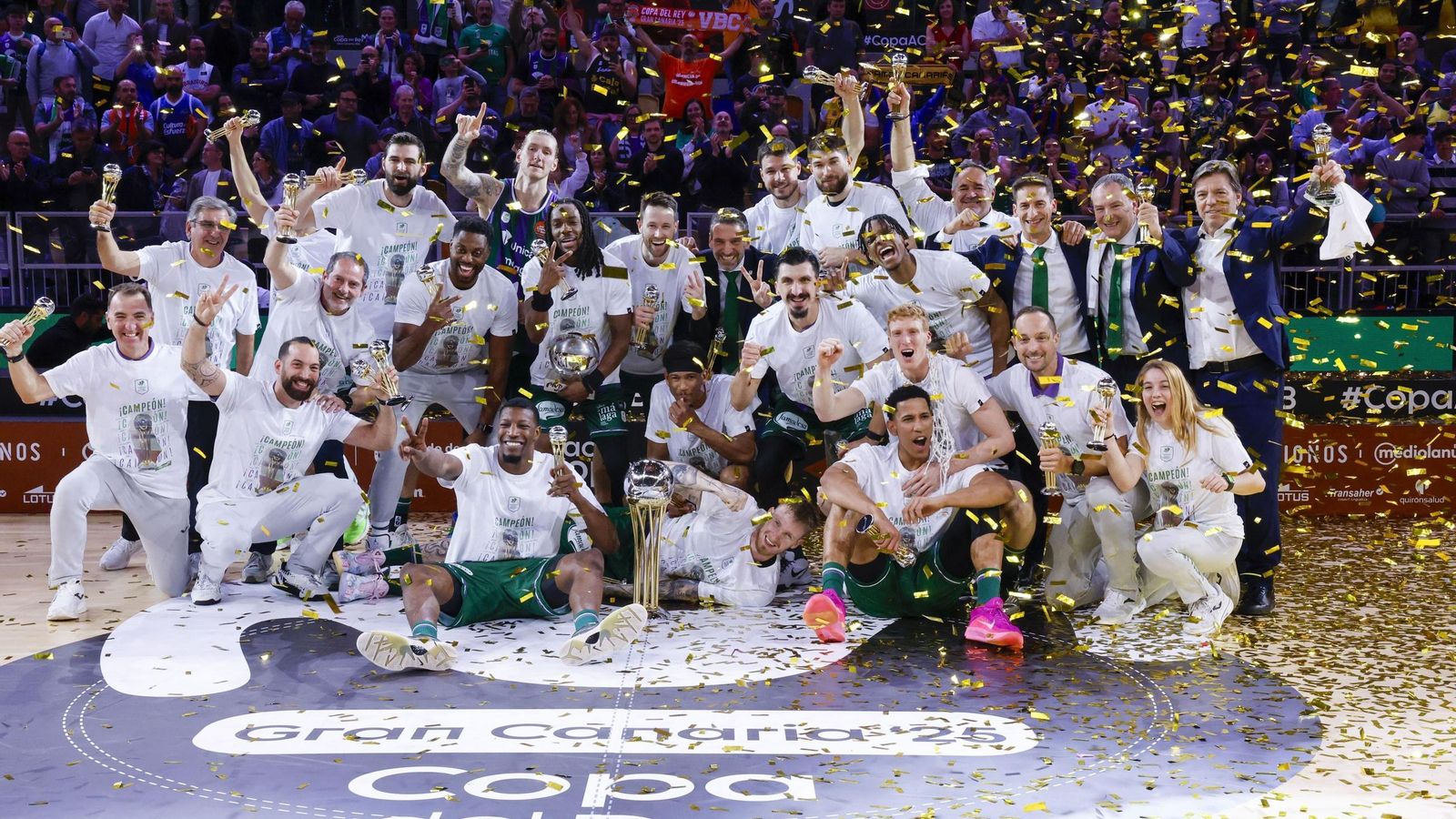 El Unicaja, campeón de Copa: Todas las imágenes del partido, la fiesta y la llegada a Málaga
